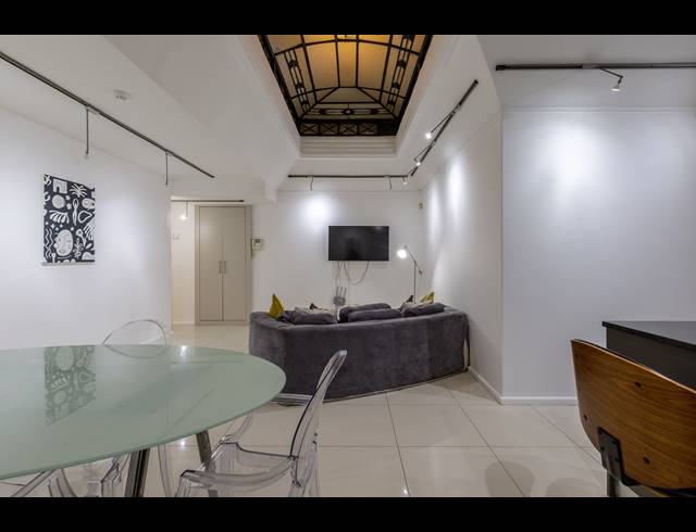 1 BEDROOM APARTMENT FOR SALE IN CAPE TOWN CITY CENTRE
